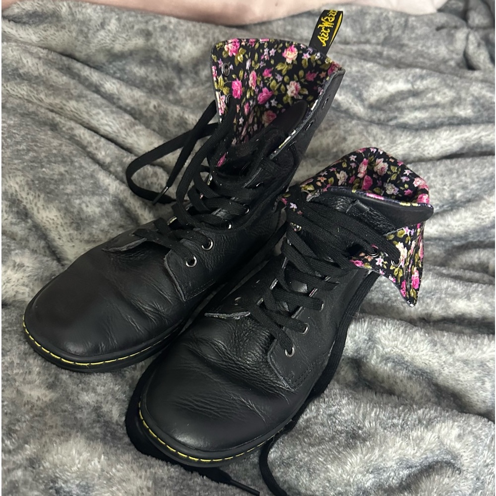 Dr. Martens Stratford black fold down boots w/ floral inside